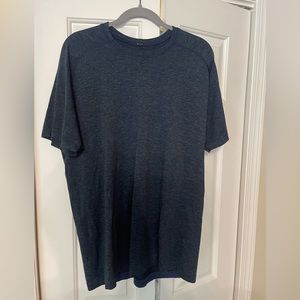 Lululemon workout shirt